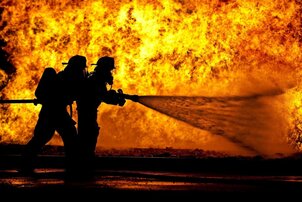 Égett a Hortobágy: 200 hektáron tomboltak a lángok, hat város tűzoltói fékezték meg
