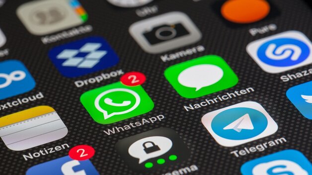 Tilalom ide vagy oda, milliók használják titokban a WhatsApp-ot