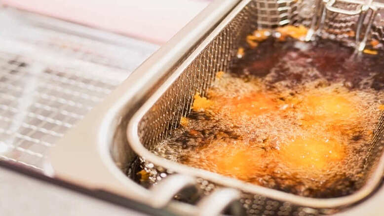 Hindari Makanan Berminyak! Ini Dampak Negatifnya pada Kesehatan