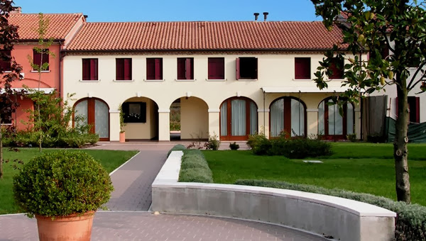 Smart Remodeling Solutions - Custom Design + Construction