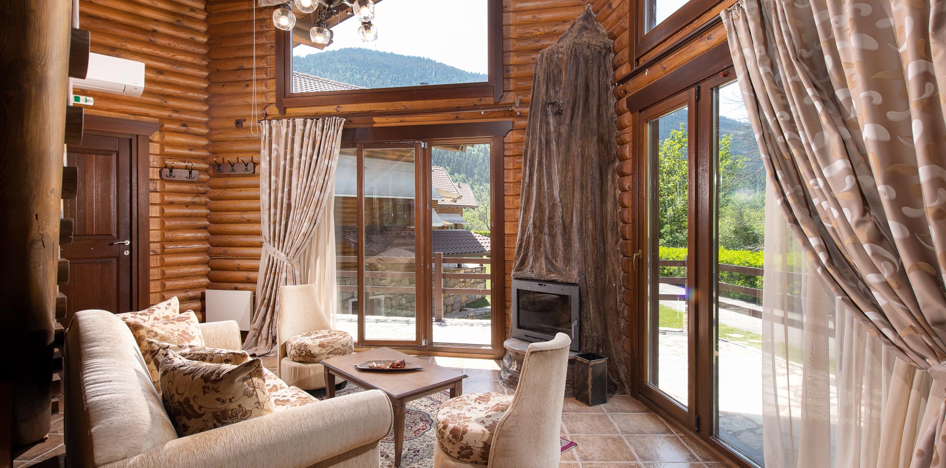 Natura Chalet living room area