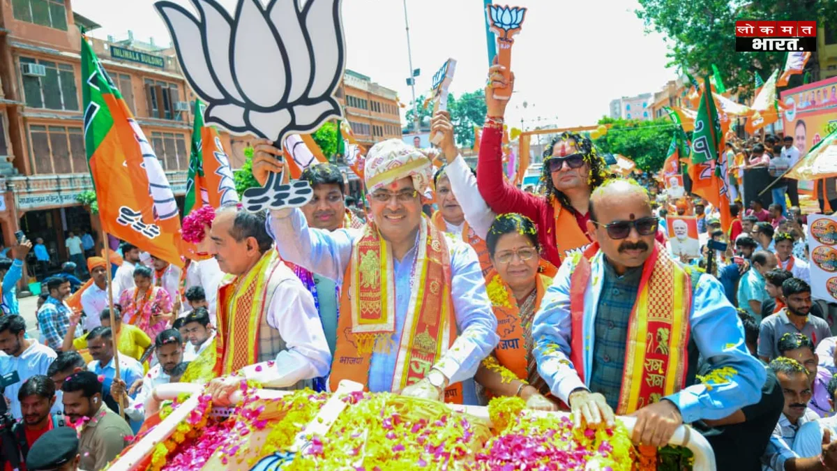 मुख्यमंत्री भजनलाल शर्मा ने सांगानेरी गेट से त्रिपोलिया गेट तक किया रोड शो