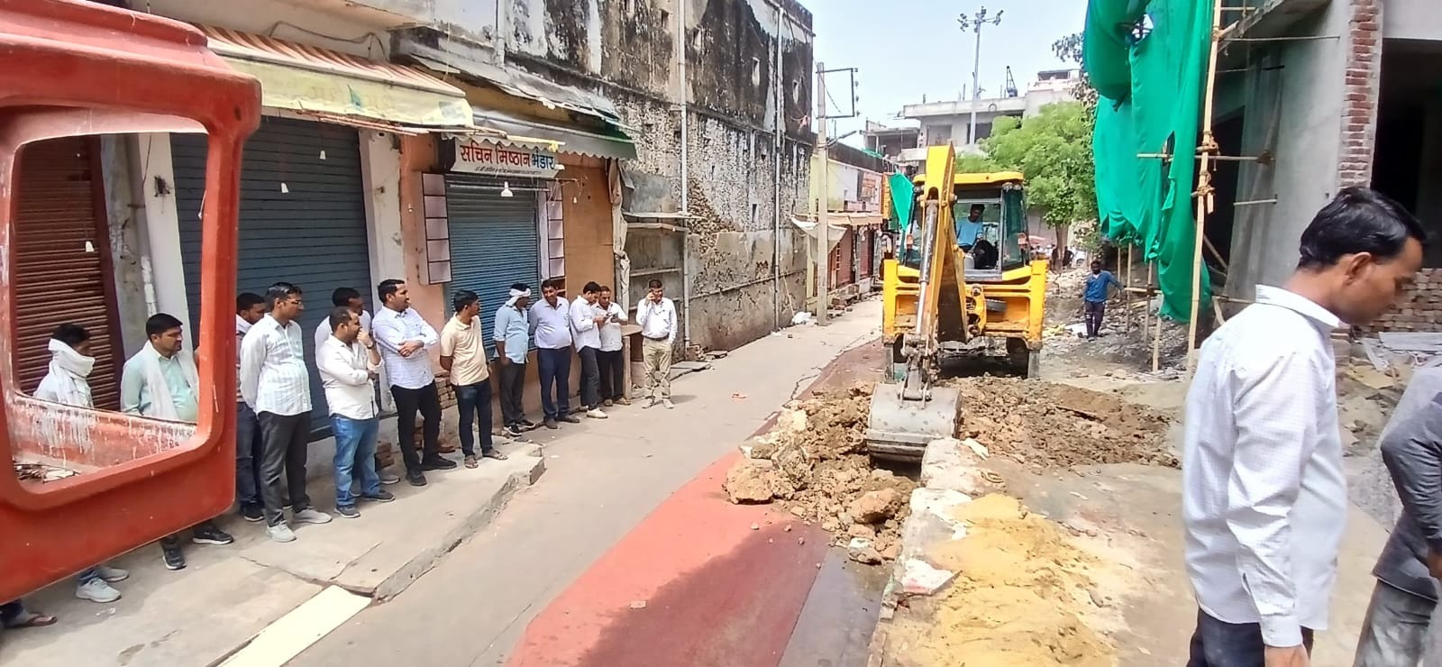 खाटूश्याम मंदिर दर्शन निकास मार्ग पर चला अतिक्रमण हटाओ अभियान