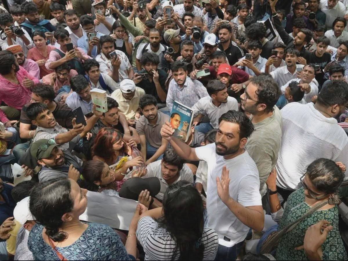 कॉकरोच जनता पार्टी का 5 घंटे प्रदर्शन 13 जून को फिर आंदोलन का ऐलान 