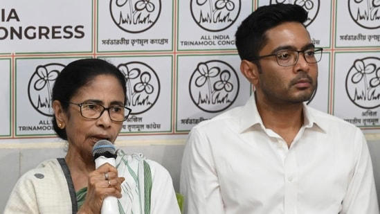 अजमल सिद्दीकी ने पार्टी के राष्ट्रीय महासचिव और सांसद अभिषेक बनर्जी को सीधे तौर पर निशाने पर लिया