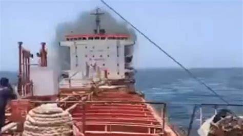 स्ट्रेट ऑफ होर्मुज के पास तेल टैंकर में लगी भीषण आग, सभी 24 भारतीय चालक दल के सदस्य सुरक्षित निकाले गए