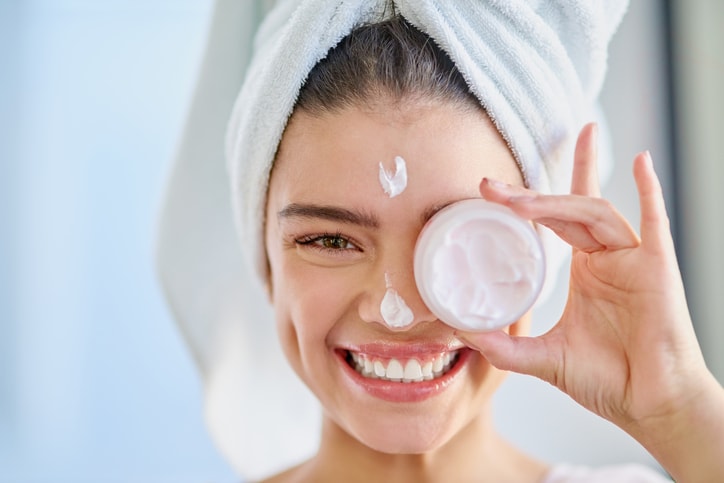 Pre Monsoon Beauty Tips: बारिश से पहले स्किन और बालों की करें सही तैयारी, मानसून में नहीं होगी कोई परेशानी.