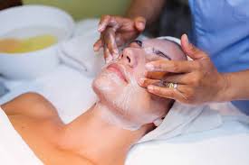 Summer Skin Care Tips: गर्मियों में पाना है नेचुरल ग्लो? लाइफस्टाइल और डाइट में करें ये बदलाव.