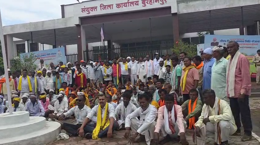 बुरहानपुर में वीर रेंगा कोरकू की प्रतिमा संरक्षण की मांग