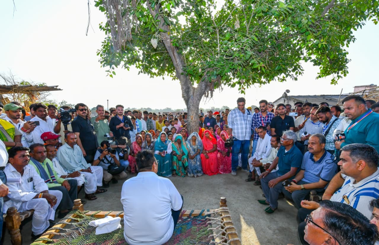 मानवीय भावनाओं के रंग भरती है चौपाळ