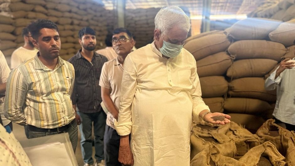 किरोड़ी लाल मीणा आये एक्शन मोड में फैक्ट्रियों पर मारा छापा