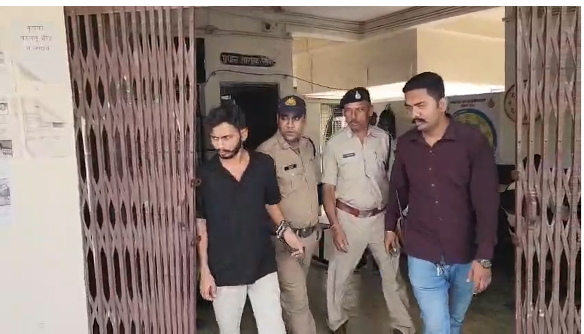 रीवा में फरार ब्लॉगर मनीष पटेल ने किया सरेंडर