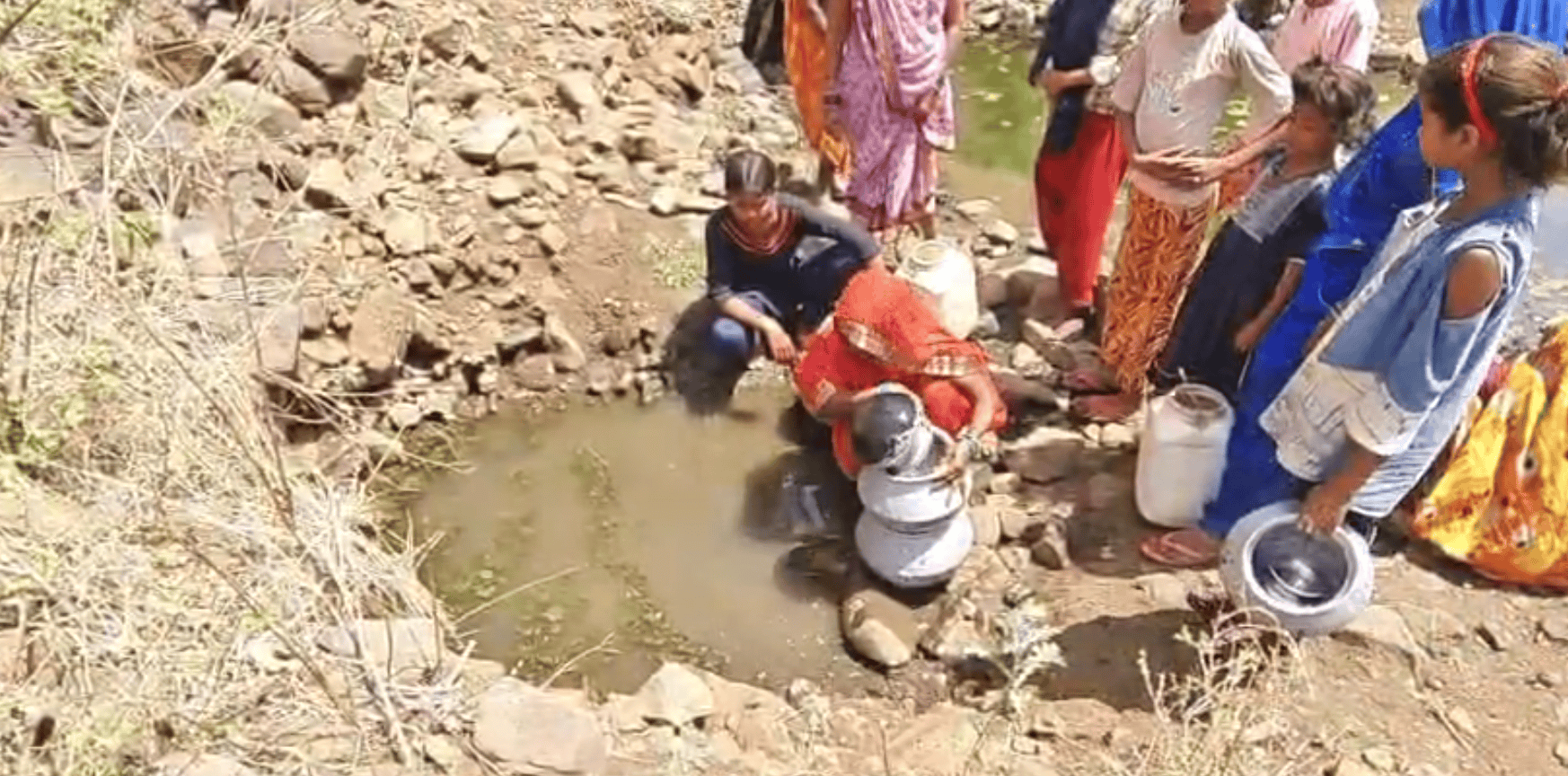 दूषित पानी के सहारे जिंदगी सिस्टम बेखबर