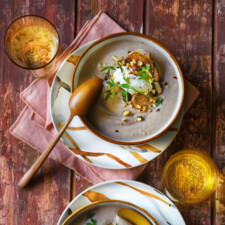 Velouté de châtaignes et quenelle de chantilly à la noisette.jpg