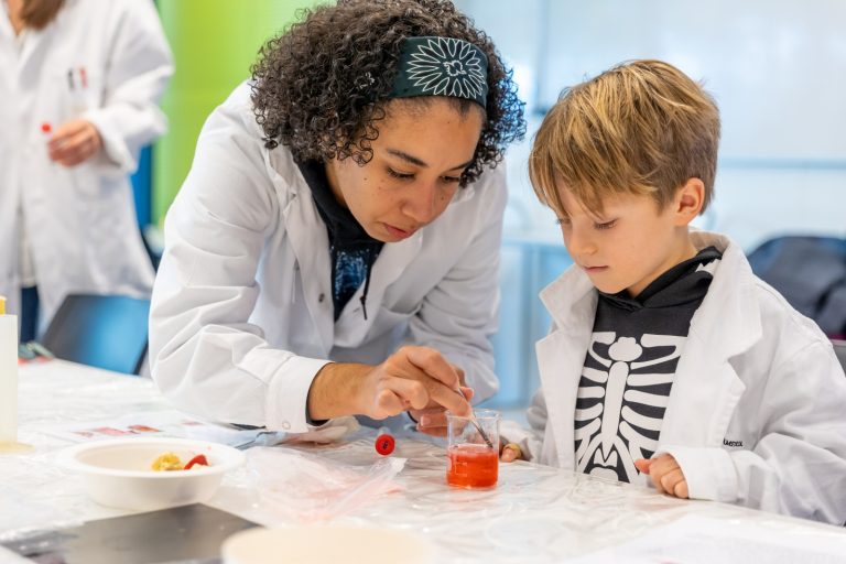 Isoleer DNA uit aardbeien en bananen