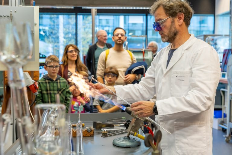 Rondleiding: een kijkje in de glasblazerij