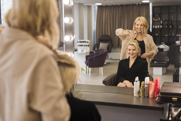 Finding the Right Hair Salon for Your Budget Without Sacrificing Style