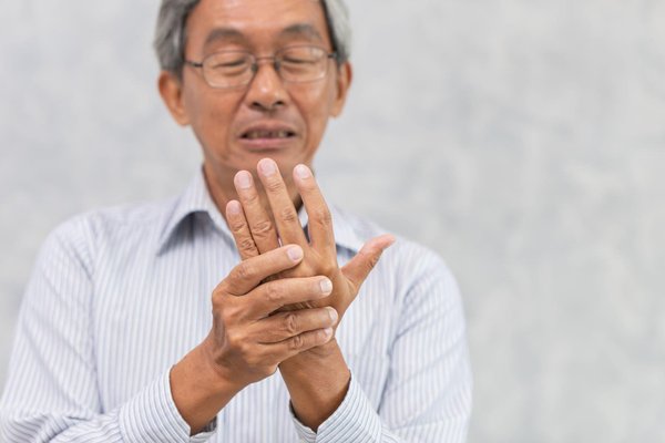 Cómo participar en ensayos clínicos sobre la artritis