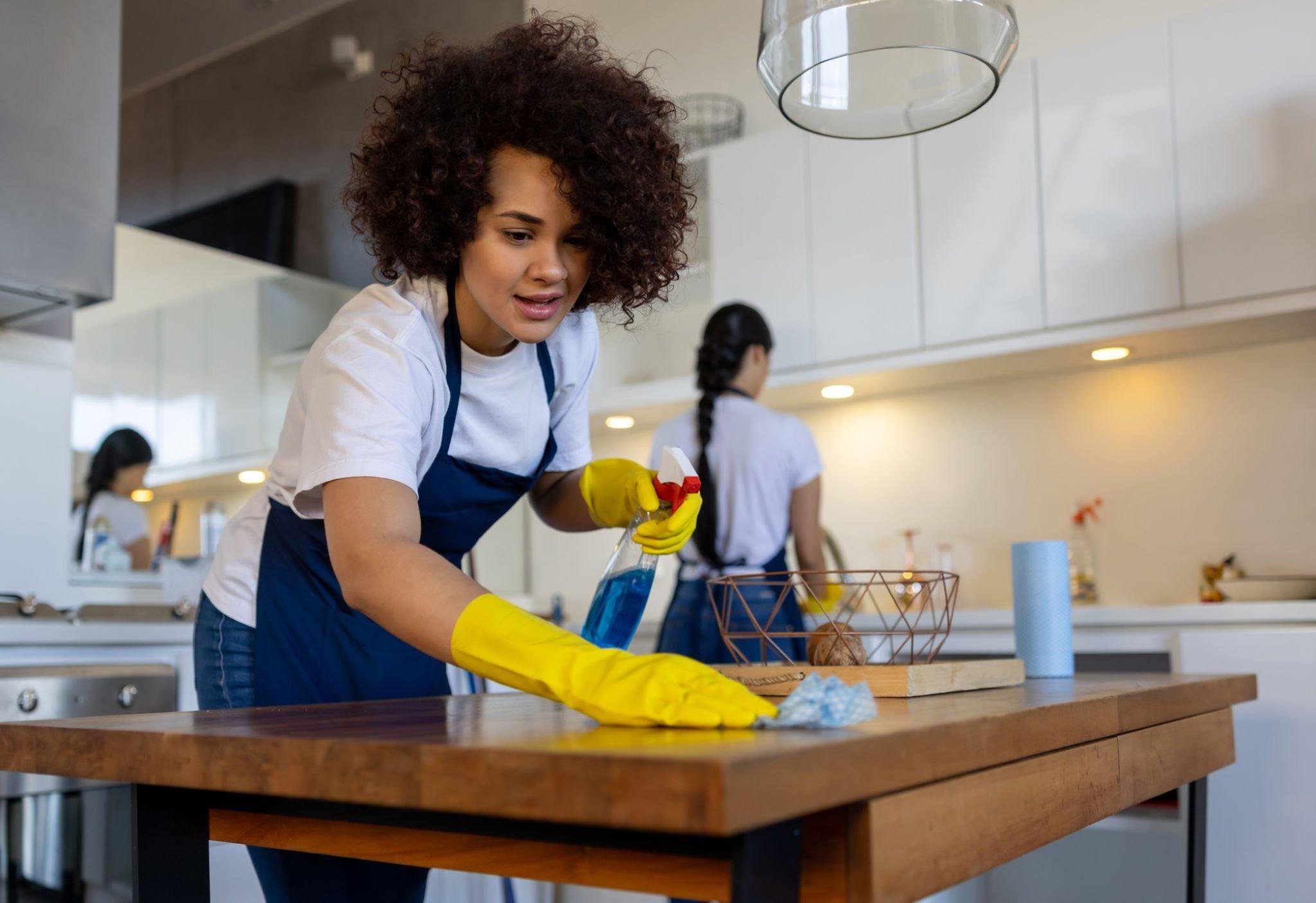 Trabajos de Limpieza en Colombia: Oportunidades y Consejos para Encontrar el Empleo Ideal