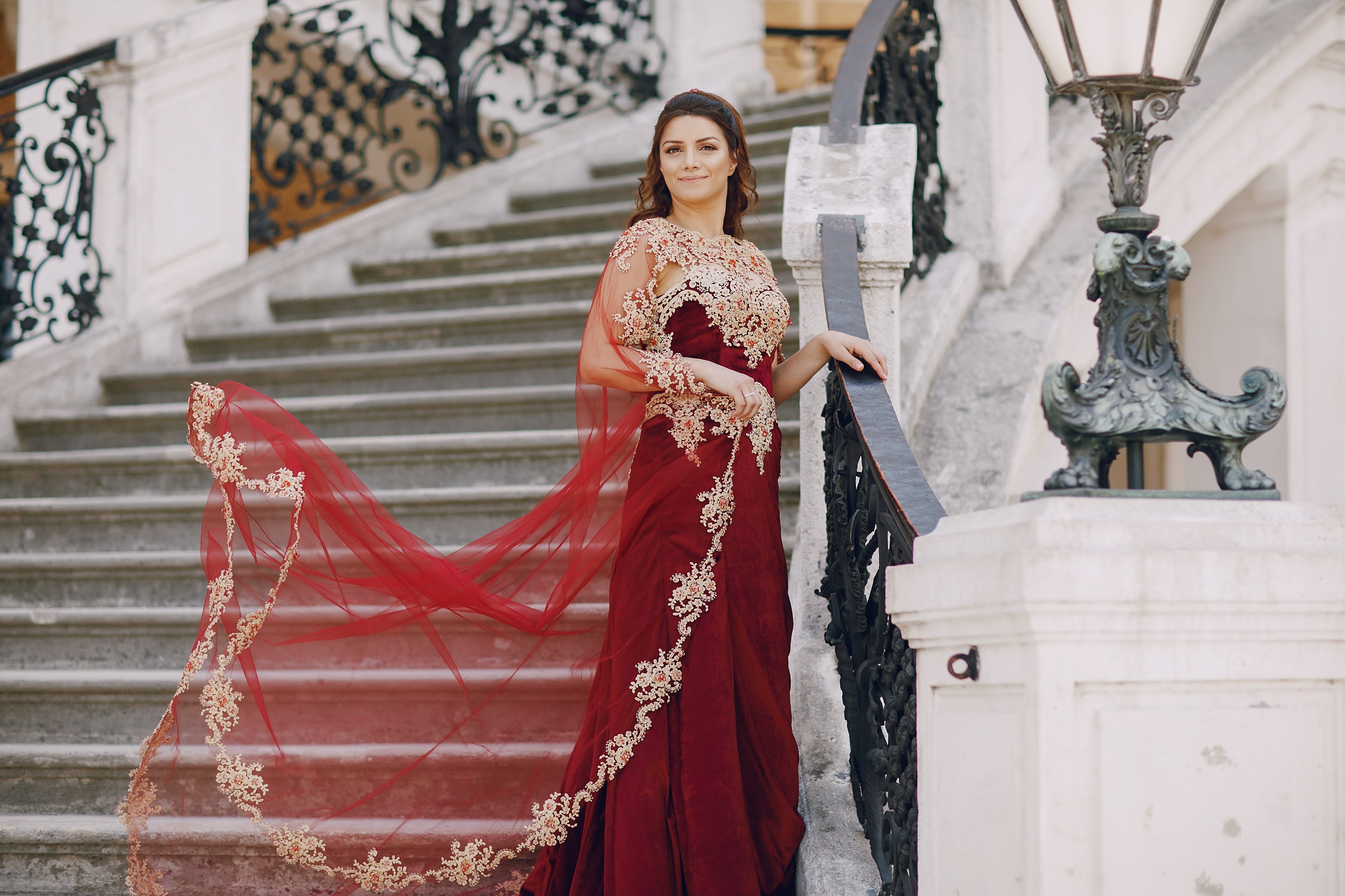L'Esclusività dell'Abito da Cerimonia Luisa Spagnoli: Eleganza Italiana senza Tempo