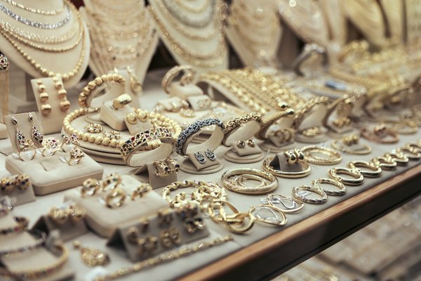 How to Find a Wide Range of Jewelry for Sale