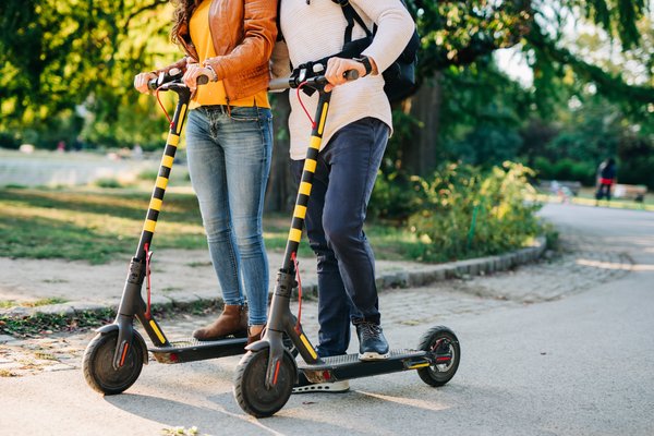 E-Roller: Die 25 km/h-Klasse im Fokus