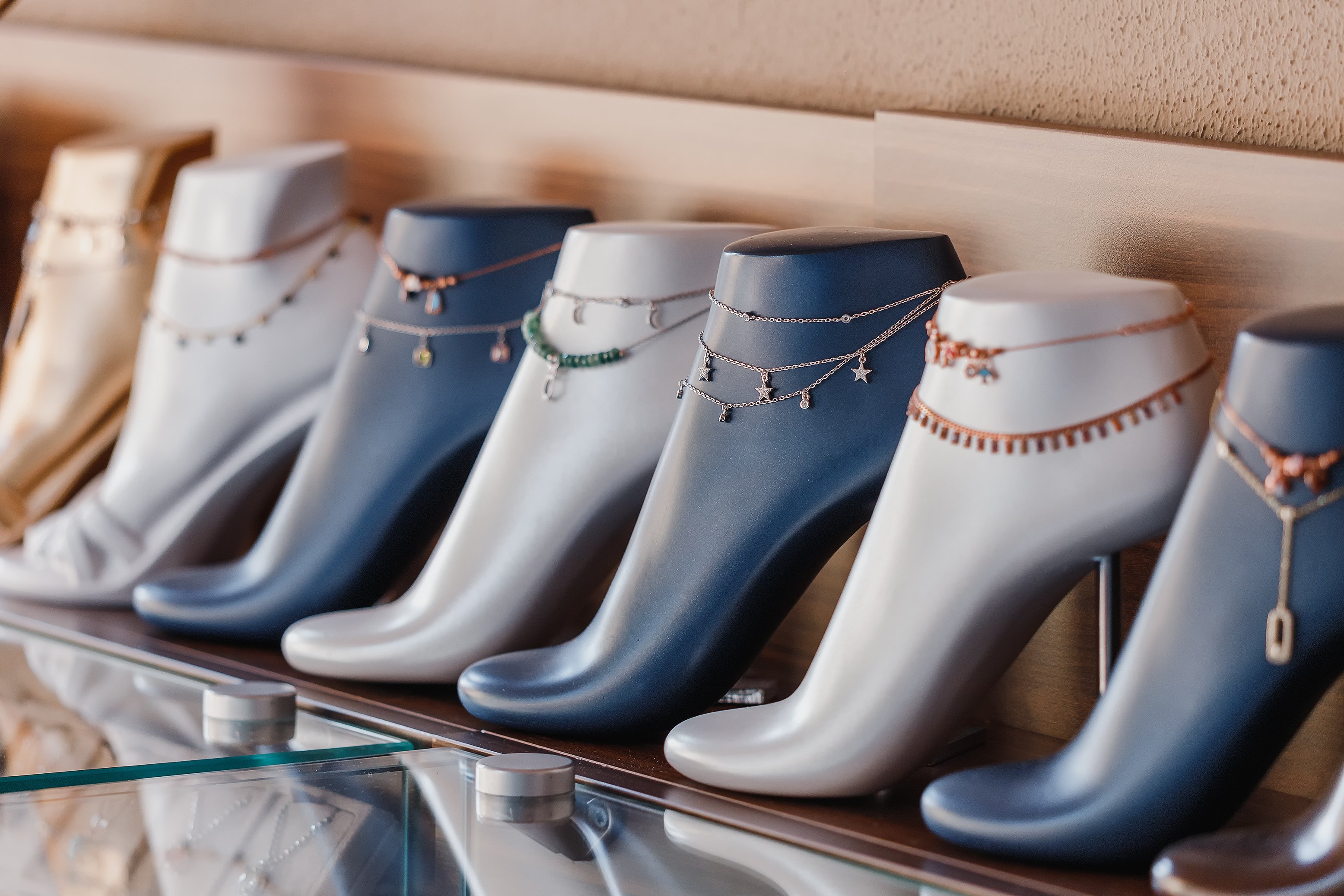 7 Diamond Anklet Trends in 2025 That You’ll Love