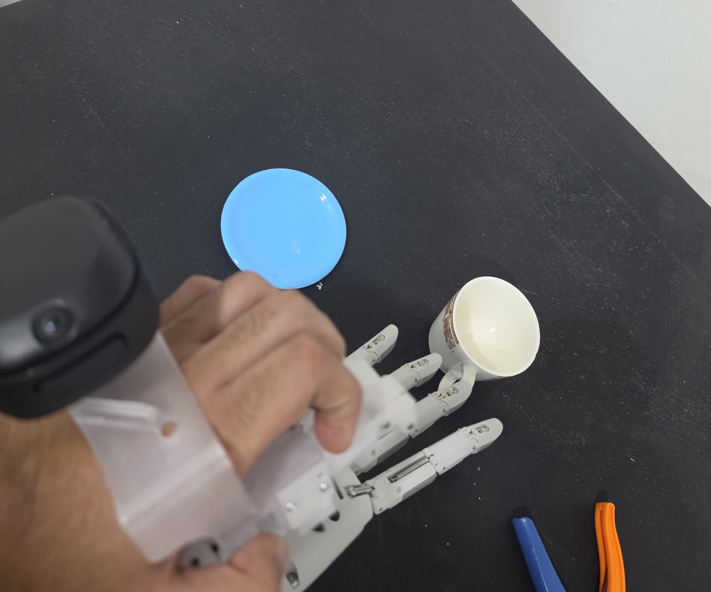 Dextrous hand bimanual manipulation