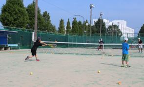 伊丹スポーツセンター　夏季短期特別講座『サマージュニアテニス3日間』