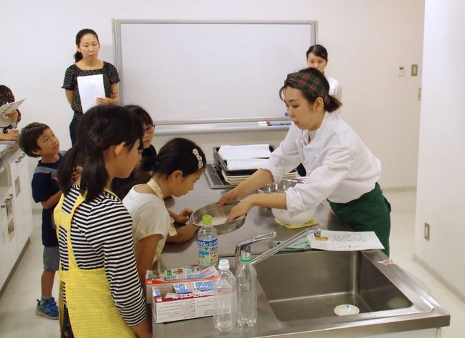 煌めく夏の星空チーズケーキでお菓子の科学にせまる！パティシエ体験