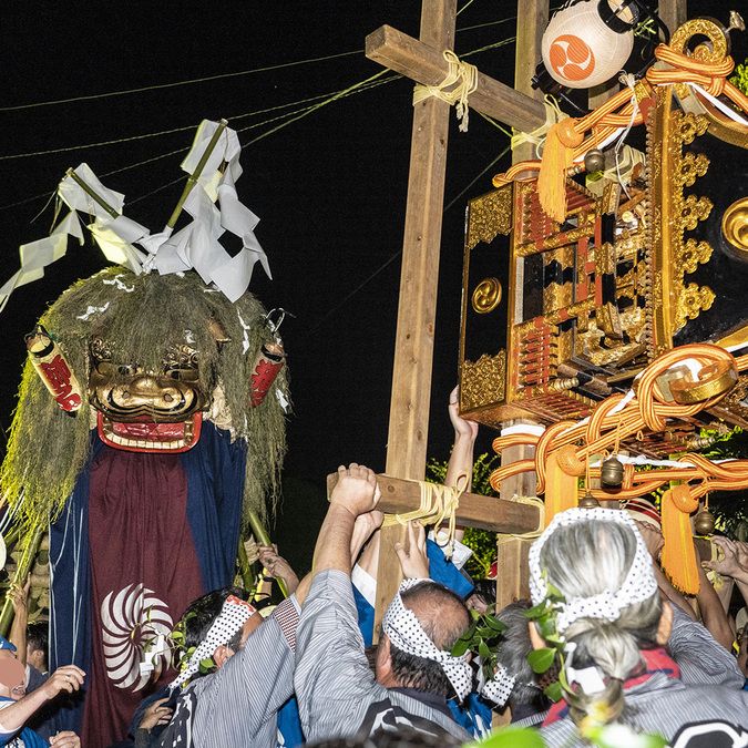 お神輿と大獅子の競演 小田祇園祭