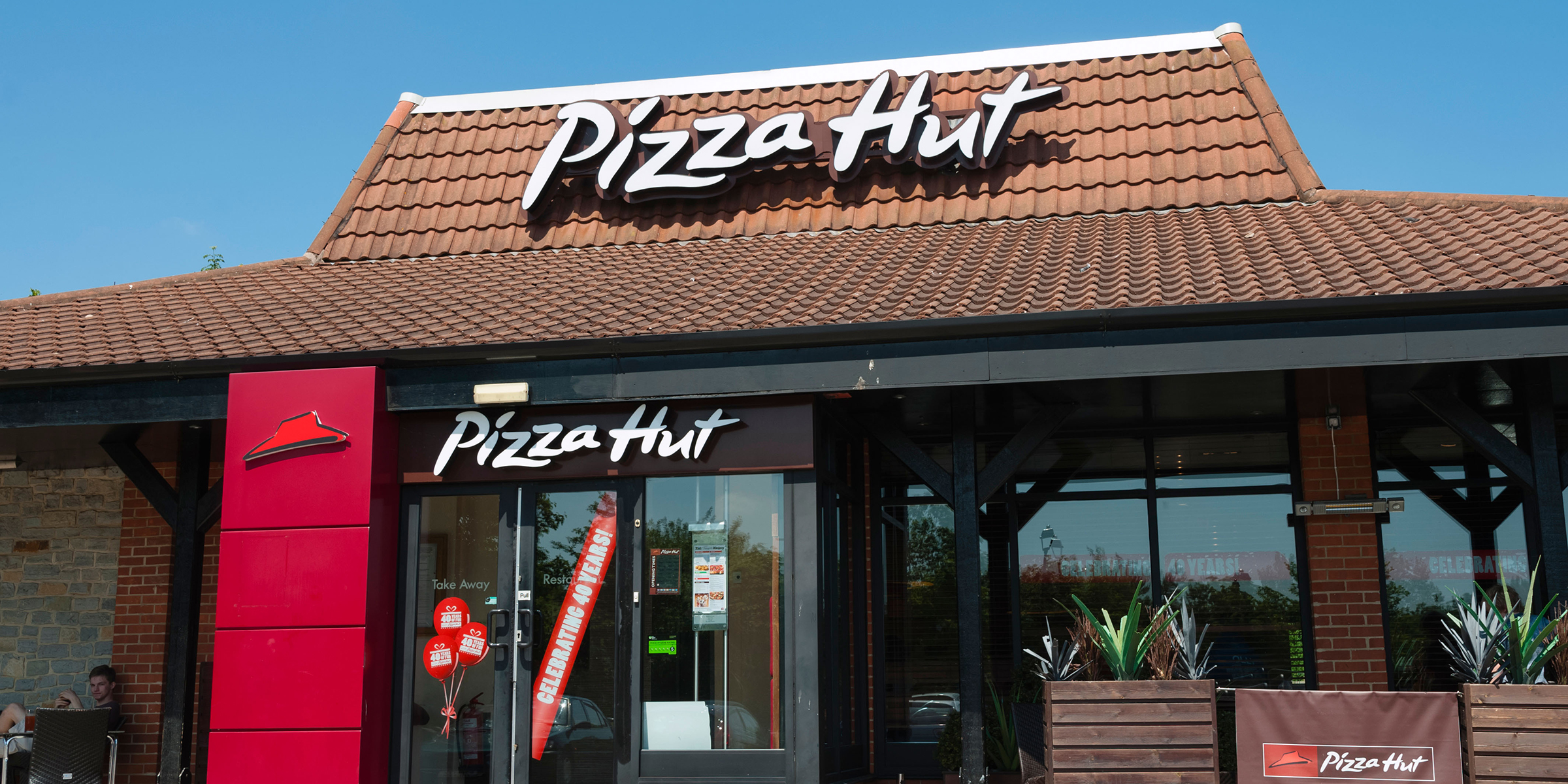 Biggest Pizza Hut and Wendy’s Franchisee Strikes New Deal to Sell 1,300 QSRs