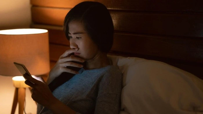 Fenomena 'Smartphone Brain', Bikin Fokus Terganggu dan Tidur Tak Nyenyak  Baca artikel detikHealth, "Fenomena 'Smartphone Brain', Bikin Fokus Terganggu dan Tidur Tak Nyenyak"