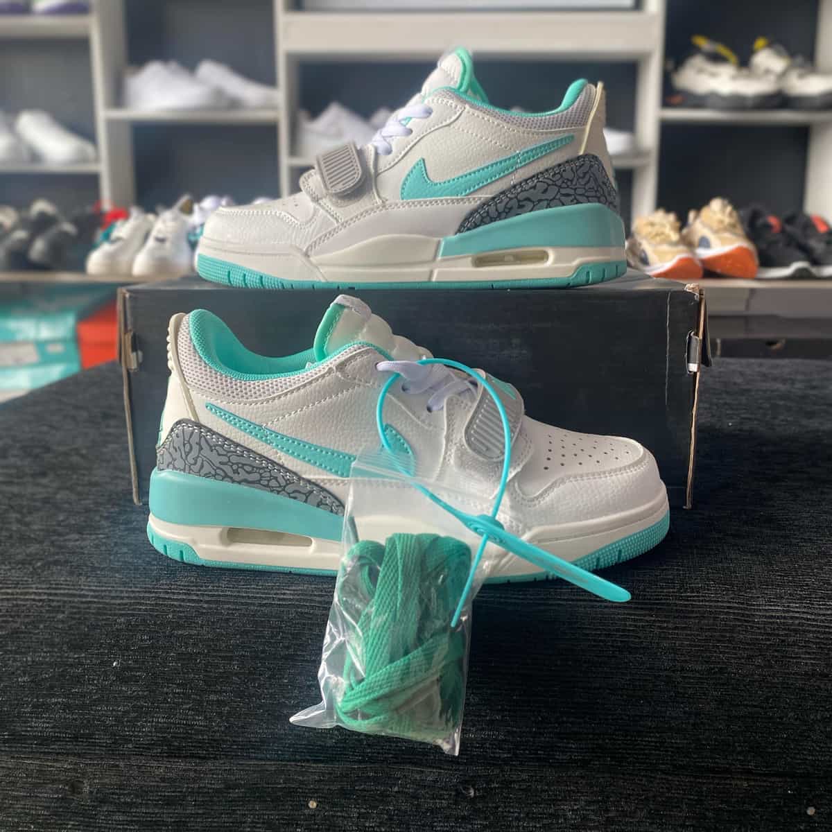 white/washed teal-wolf grey