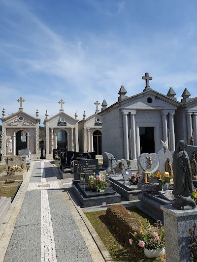 Cemitério de Adães 2