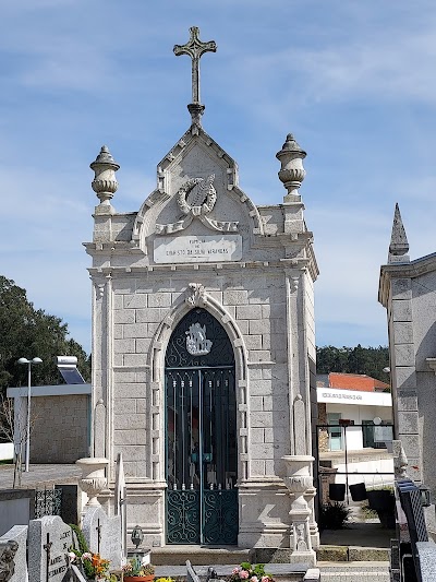 Cemitério de Adães 3
