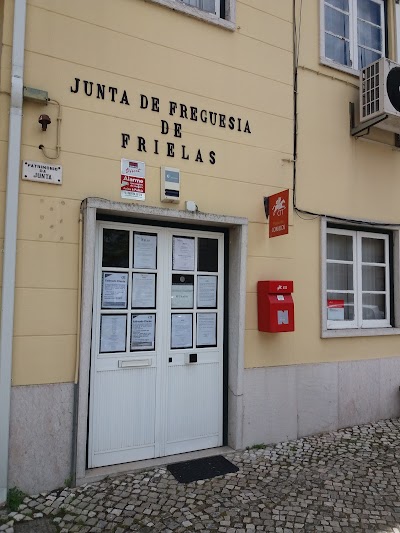 Cemitério de Frielas 4