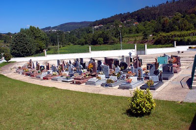 Cemitério de Moure 2
