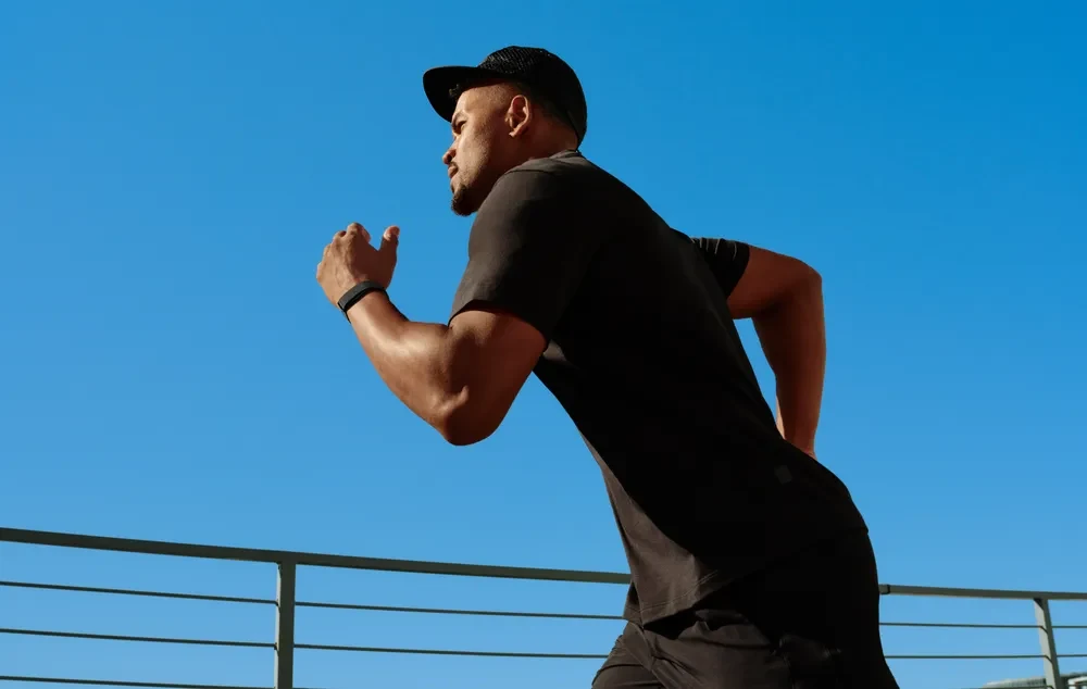 Obsidianrunning_small.width-1000.format-webp