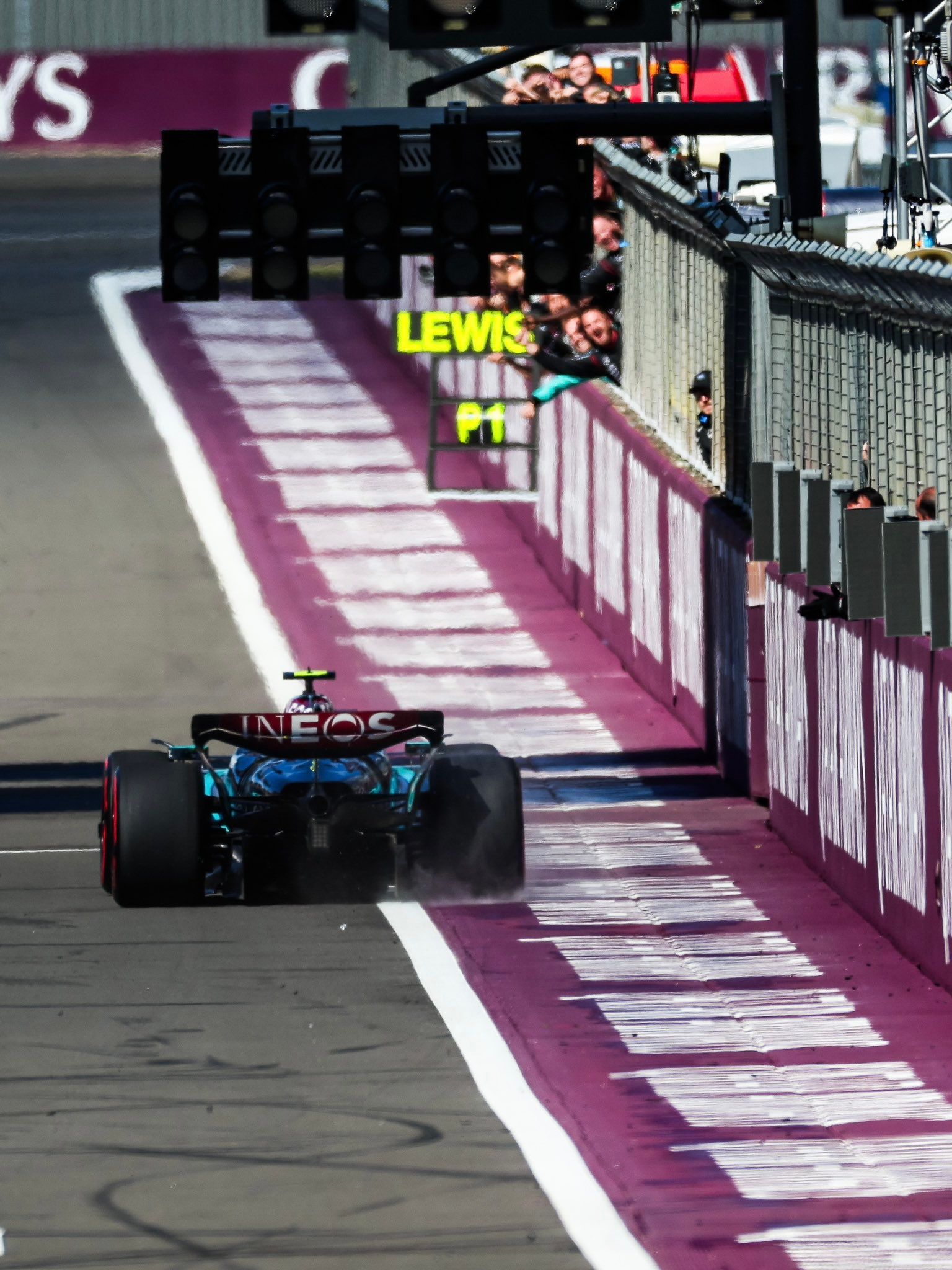 F1.jpg