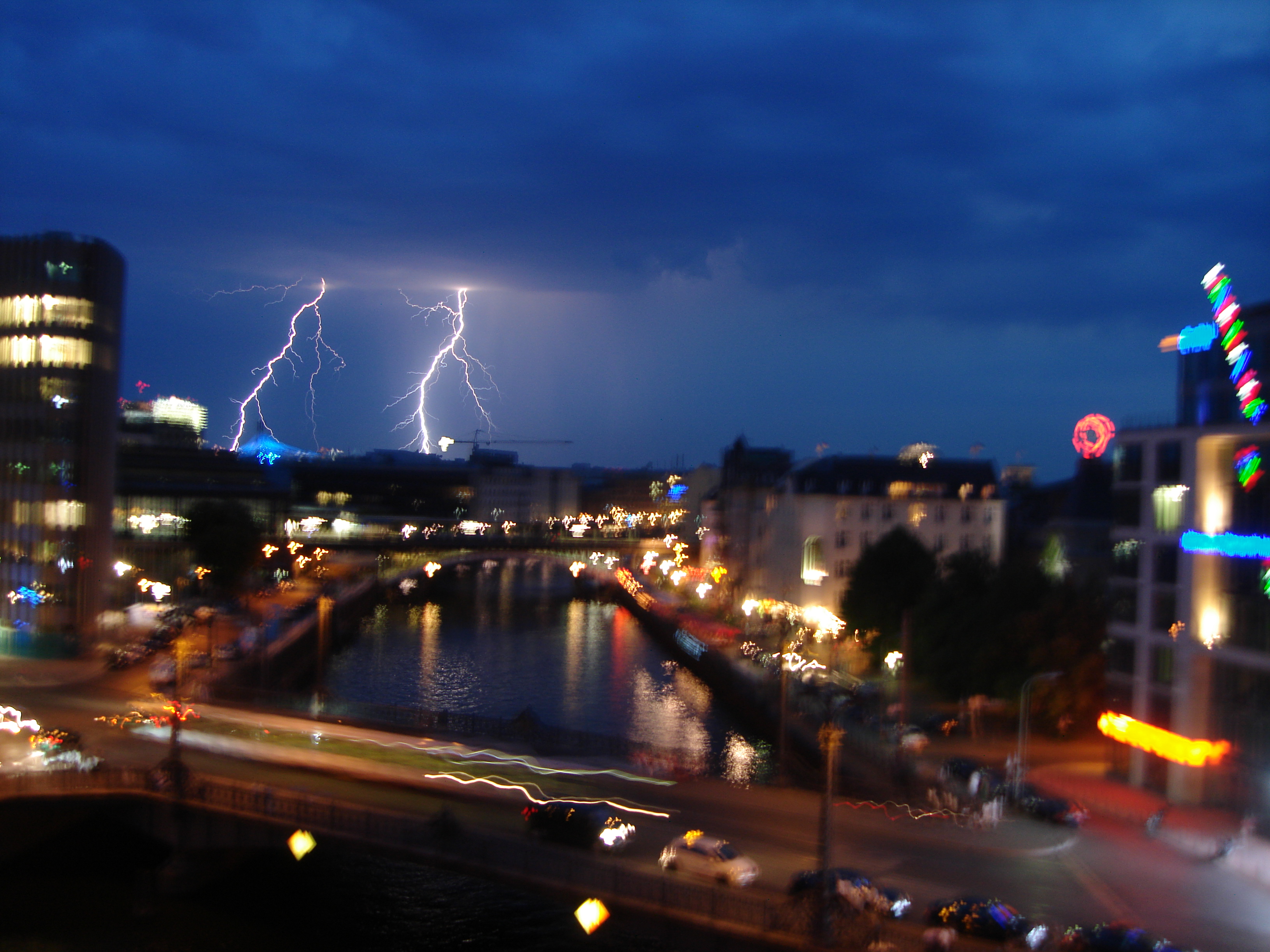 Thunderstorms and rain to hit UK this bank holiday weekend