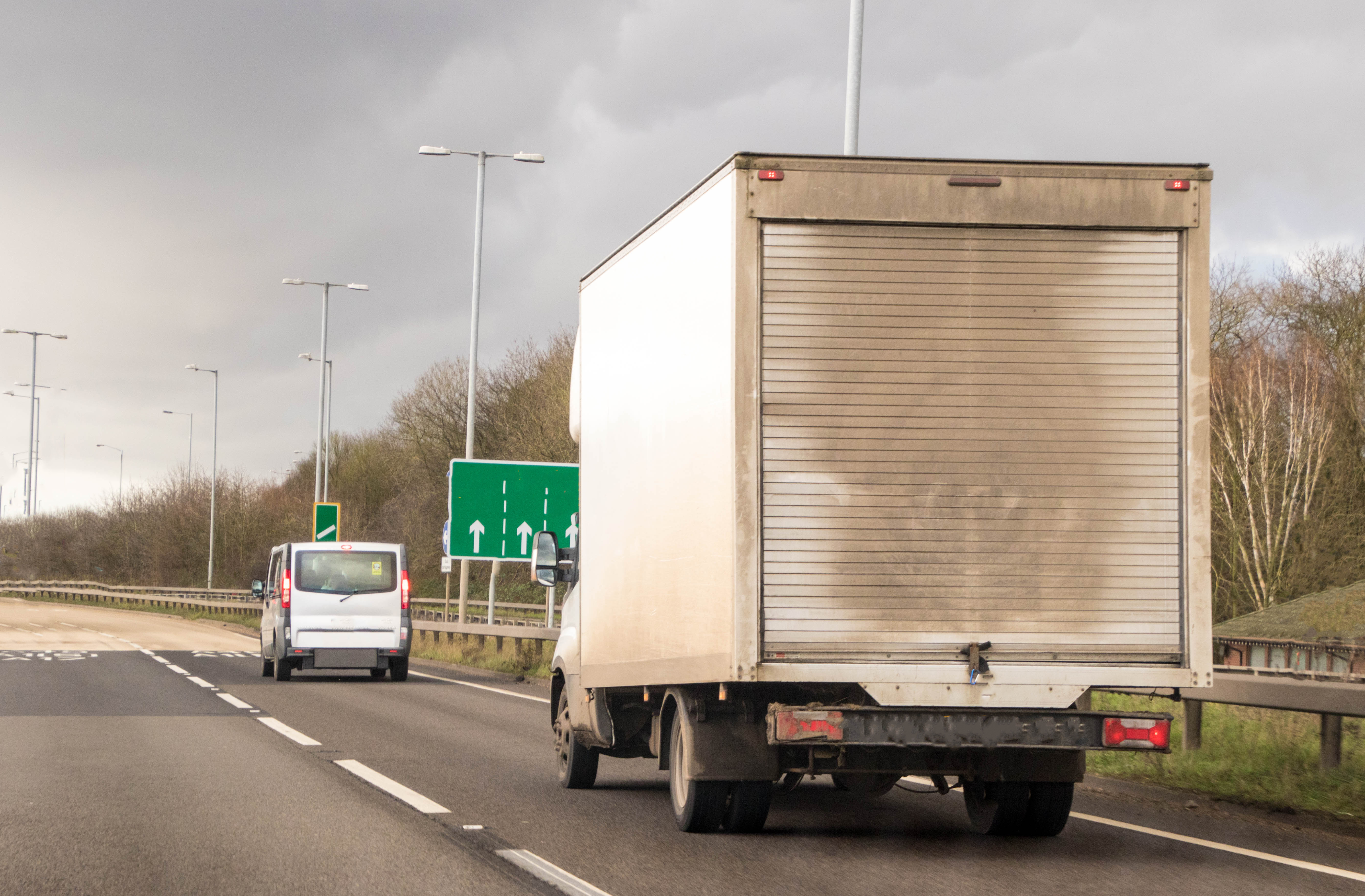 Migrant dies trying to jump onto lorry roof in Calais
