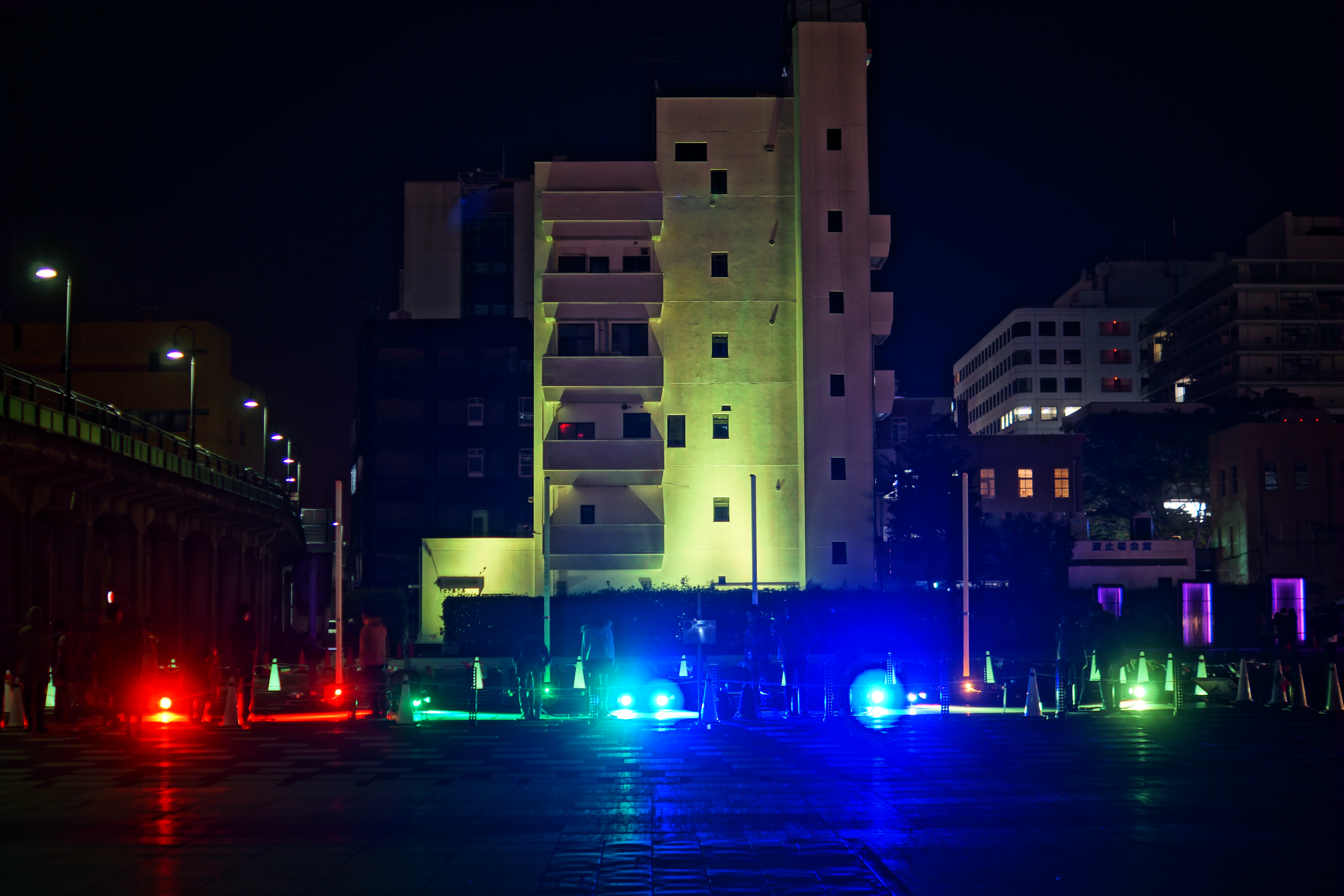 Two killed, six hurt in Minneapolis apartment shooting