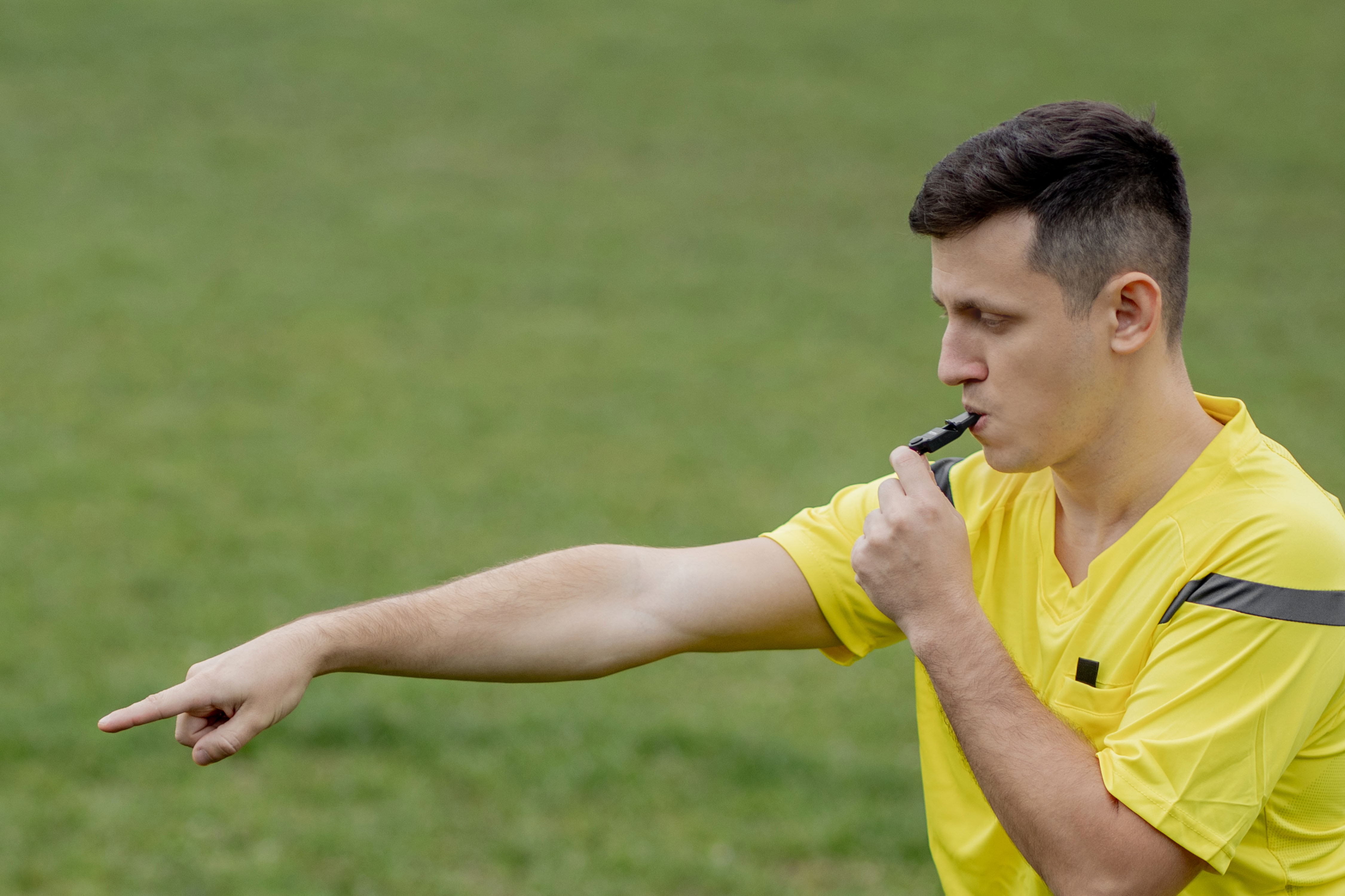 Premier League to broadcast player-referee audio during matches