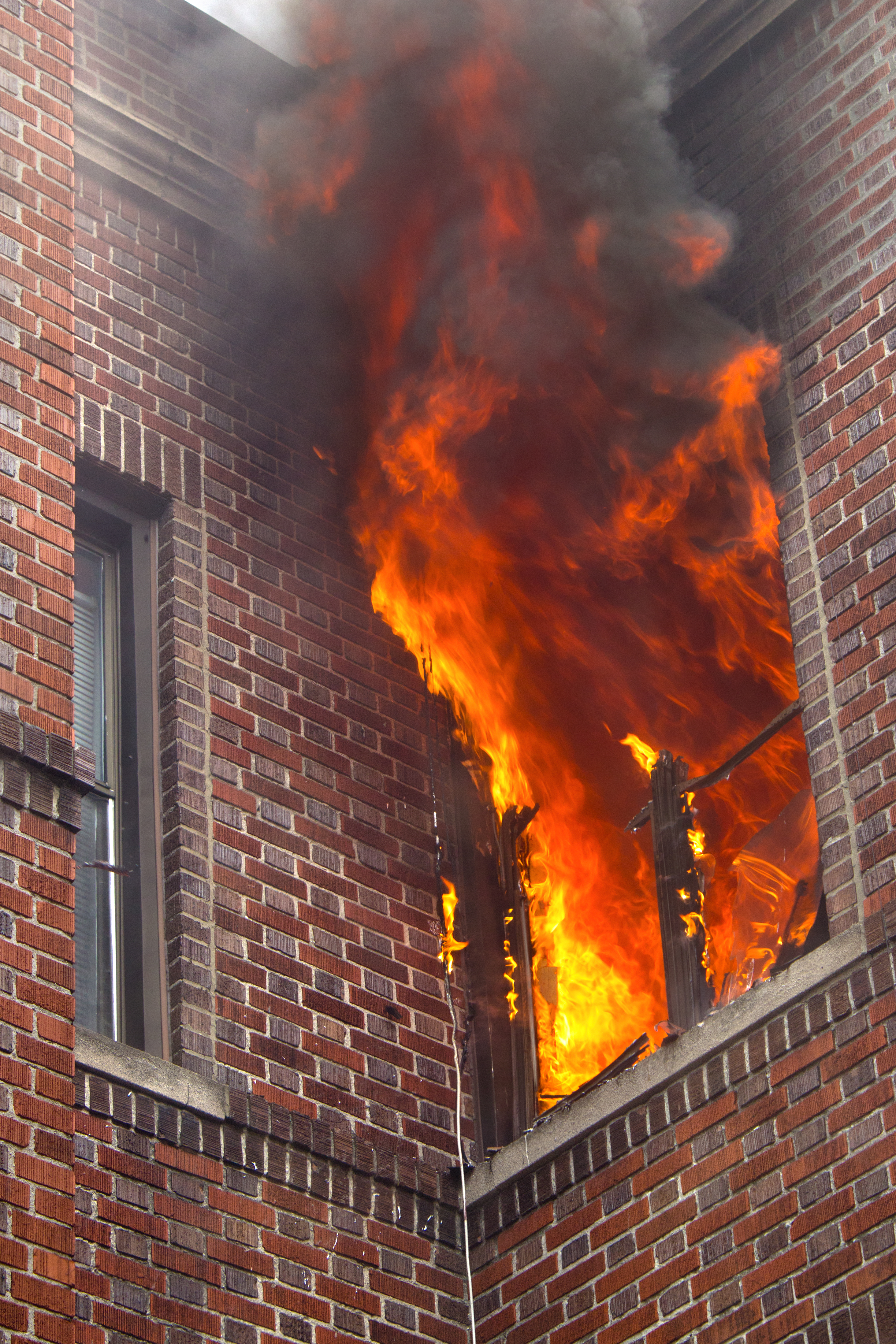 125 firefighters tackled huge South London blaze on Saturday