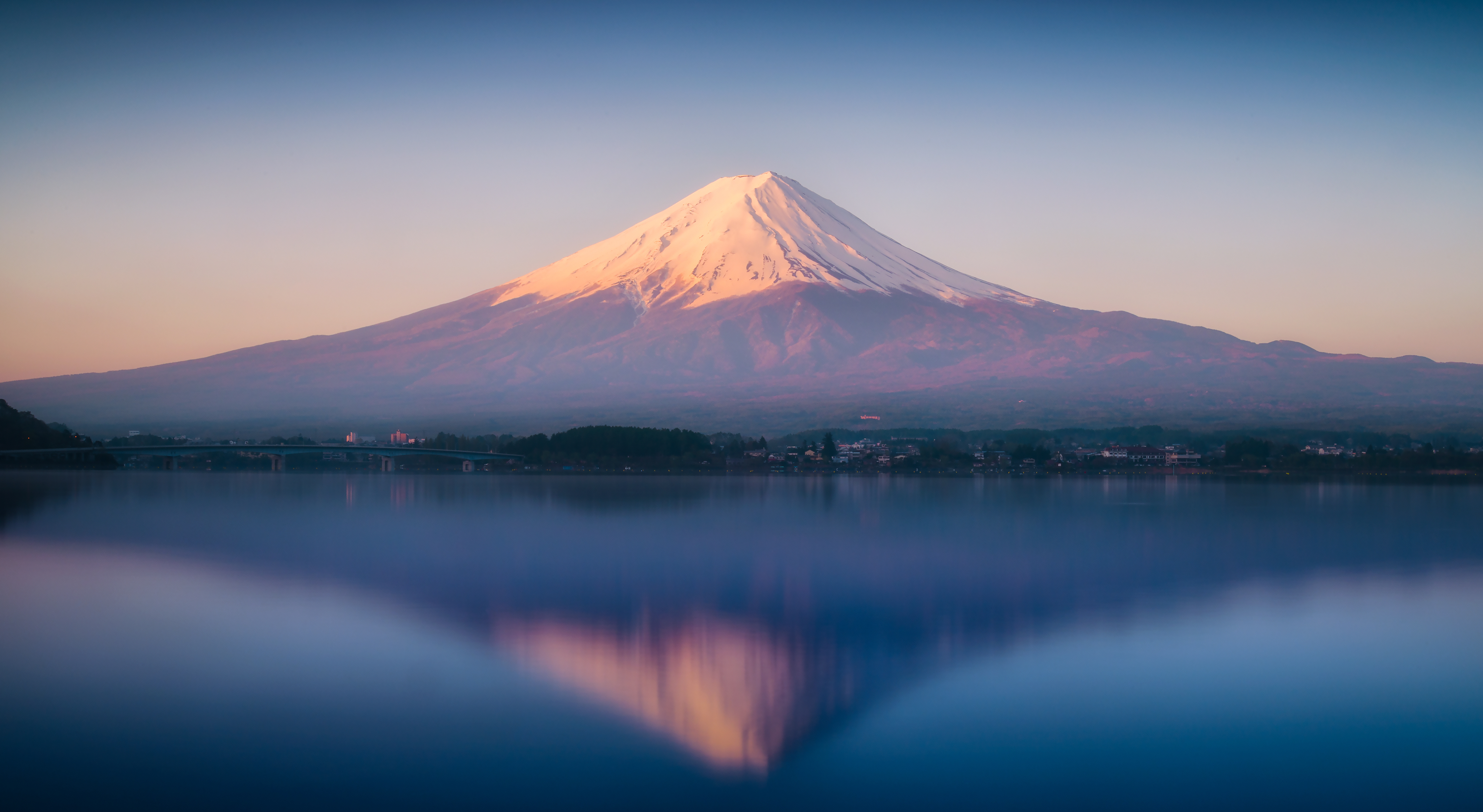 Father reprimanded for leaving 7-year-old son alone on Mount Fuji