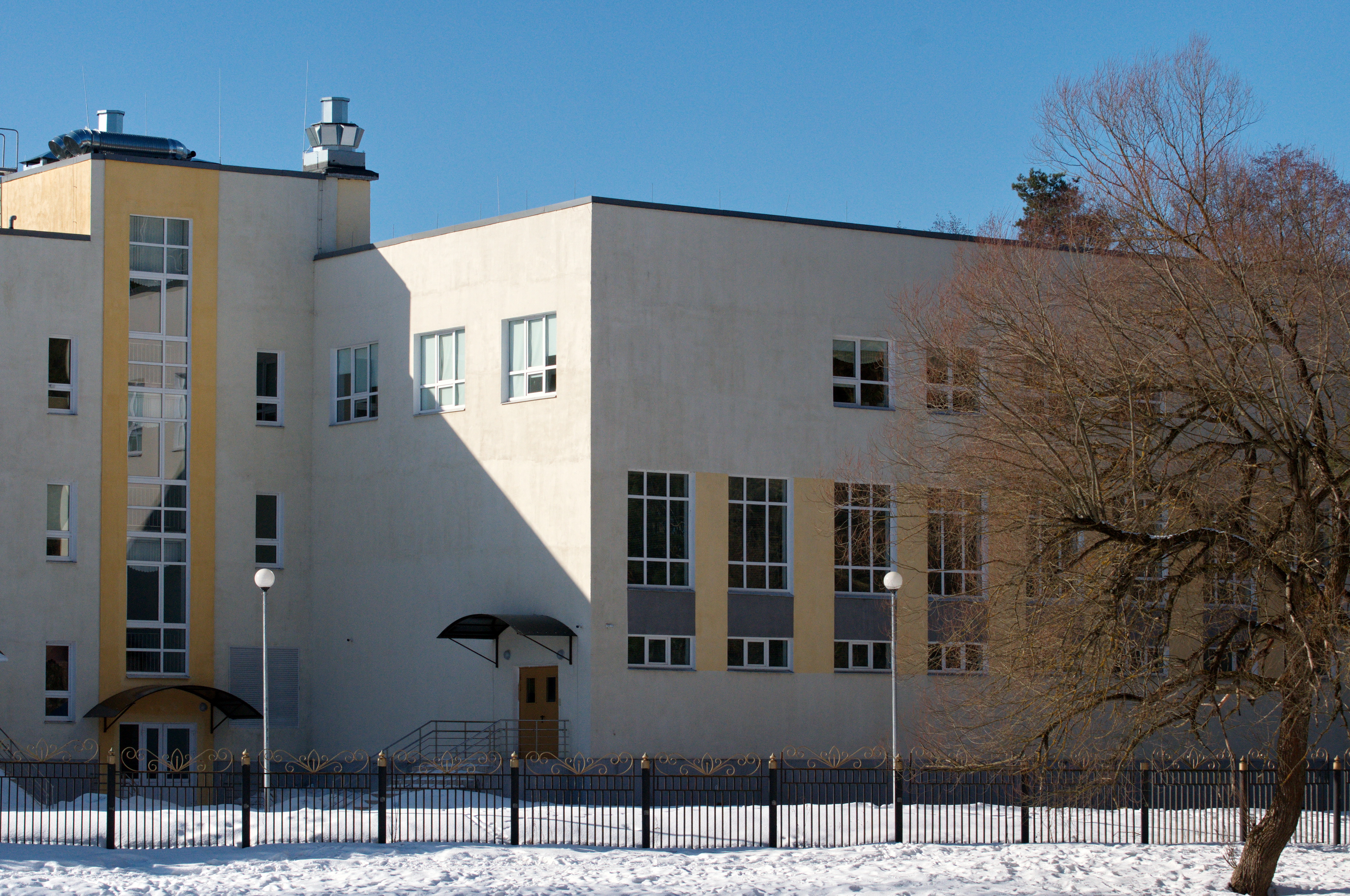Teenage girl killed in Swedish high school sword attack