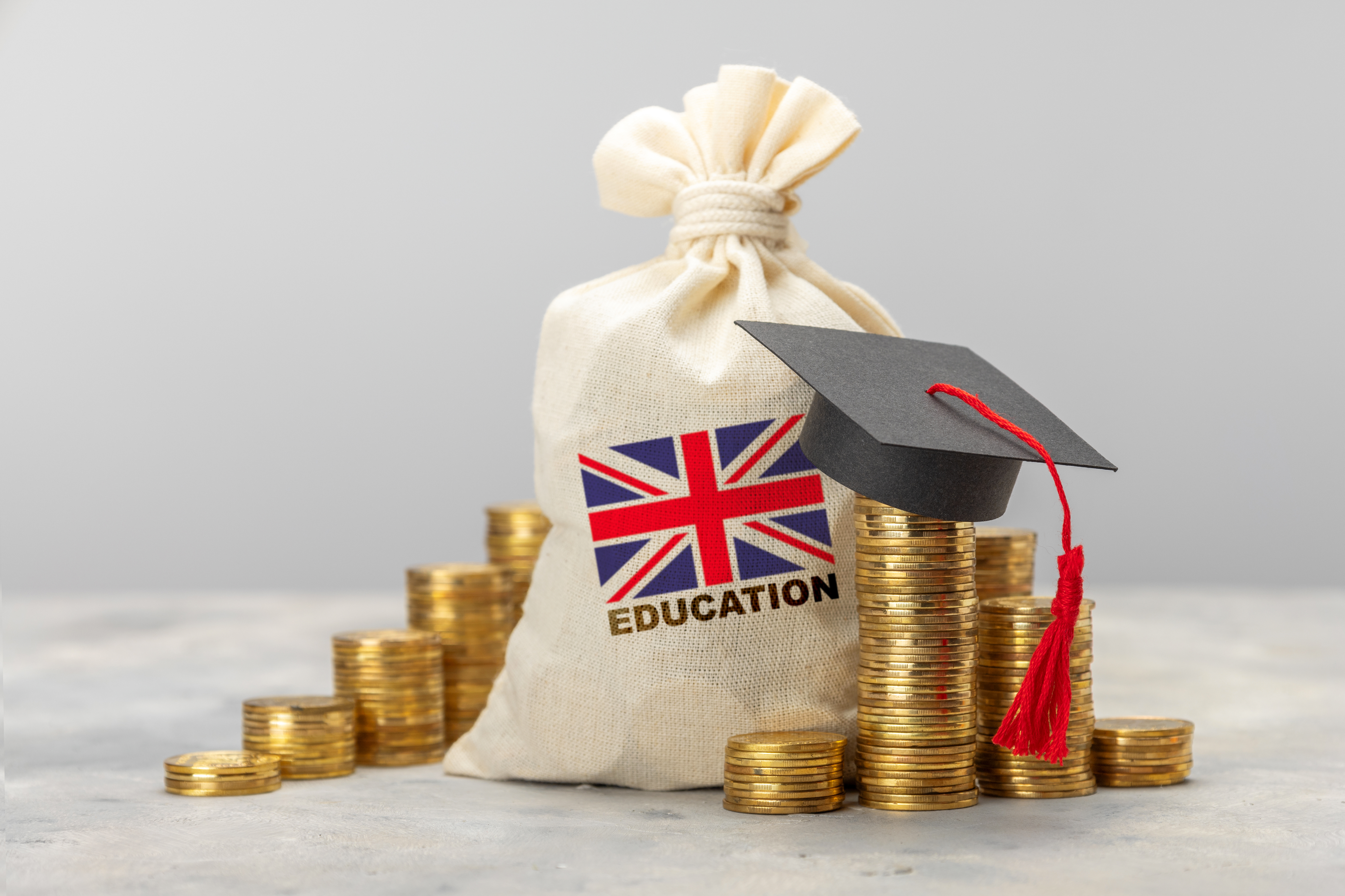English university fees up 879% to £9,790 a year since 1998