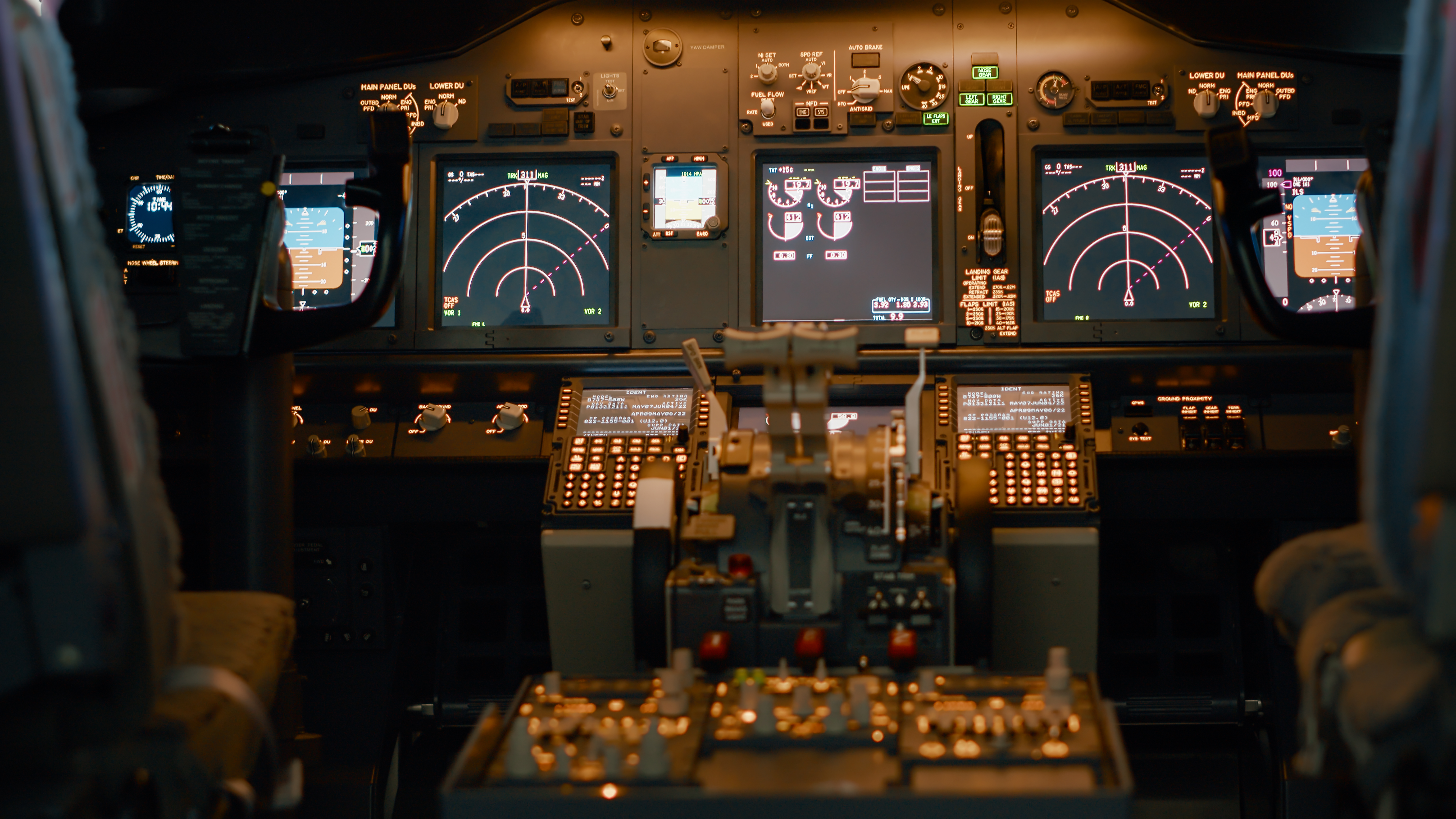 Jet2 holiday flight turns back to Manchester after cockpit fumes detected