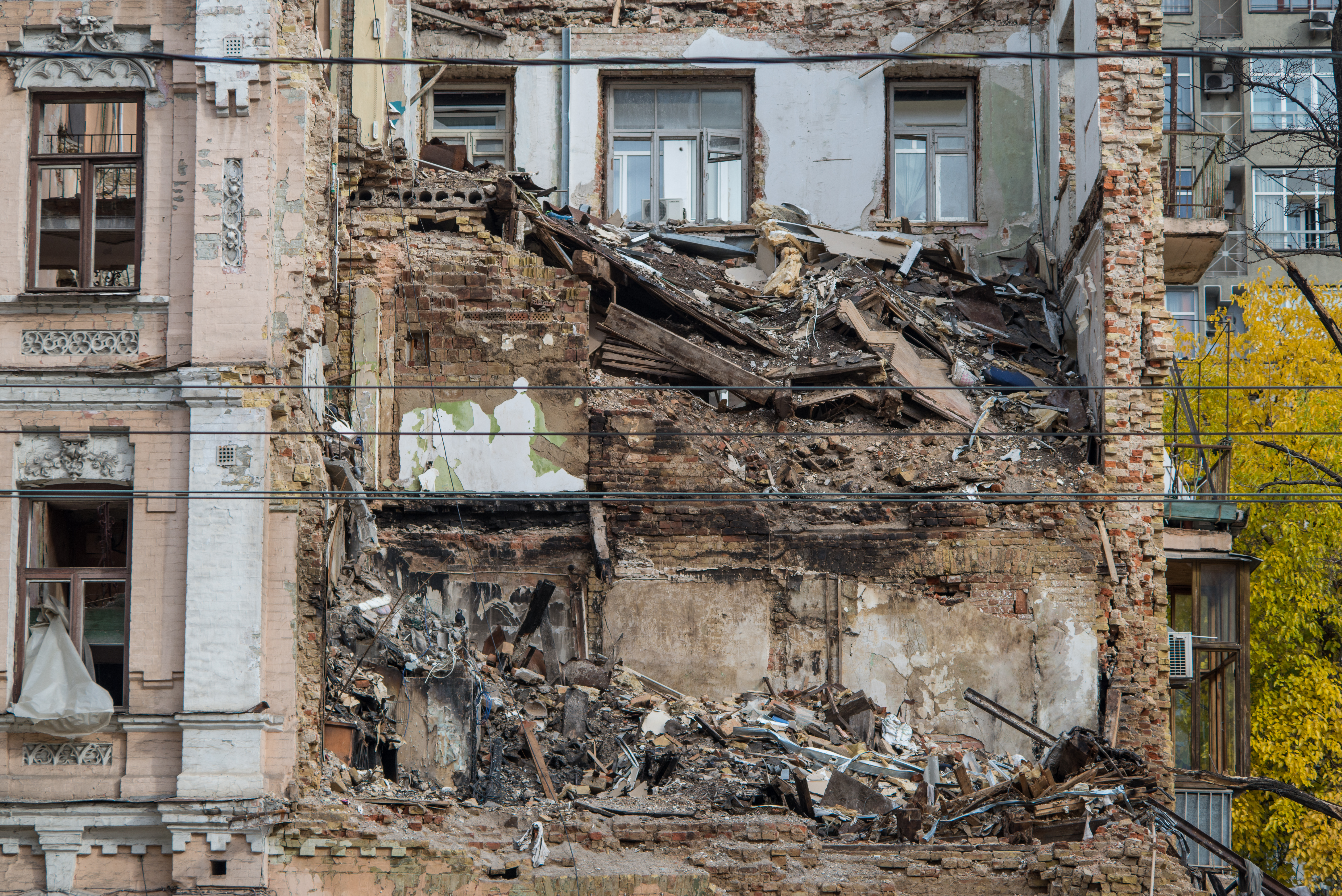 Russia could escalate Ukraine strikes after peace talks reportedly stall